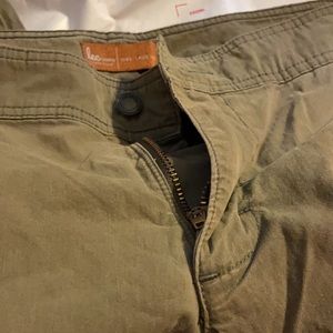 Lee Jeans One True Fit Green Khaki Cargo Capris 13